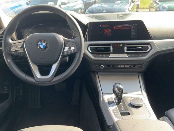 BMW 318i Touring Navi Sitzheiz. Automatik Sportsitz (2021)