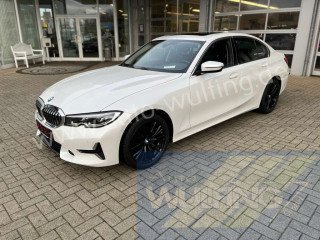BMW 320i Luxury Line Autom. bőr GSD LED SW 1. Hand (2022)
