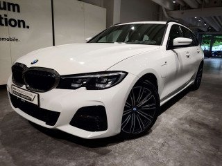 BMW 330e 18"/M Sport/HuD/LED/AHK/DAB/PDC/Klimaaut. (2021)