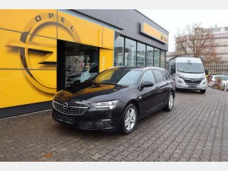 OPEL INSIGNIA SPORTS TOURER 2.0D AT8 Business AHK (2022)