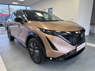 NISSAN ARIYA 63kWh Advance 22 kW fedélzeti töltő+360 fokos parkoló kamera mozgó tárgy észlelés KÉSZLETEN (2025)