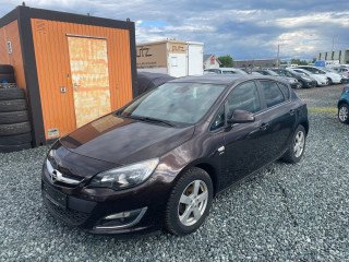 OPEL ASTRA J 1.6 Cosmo (2013)