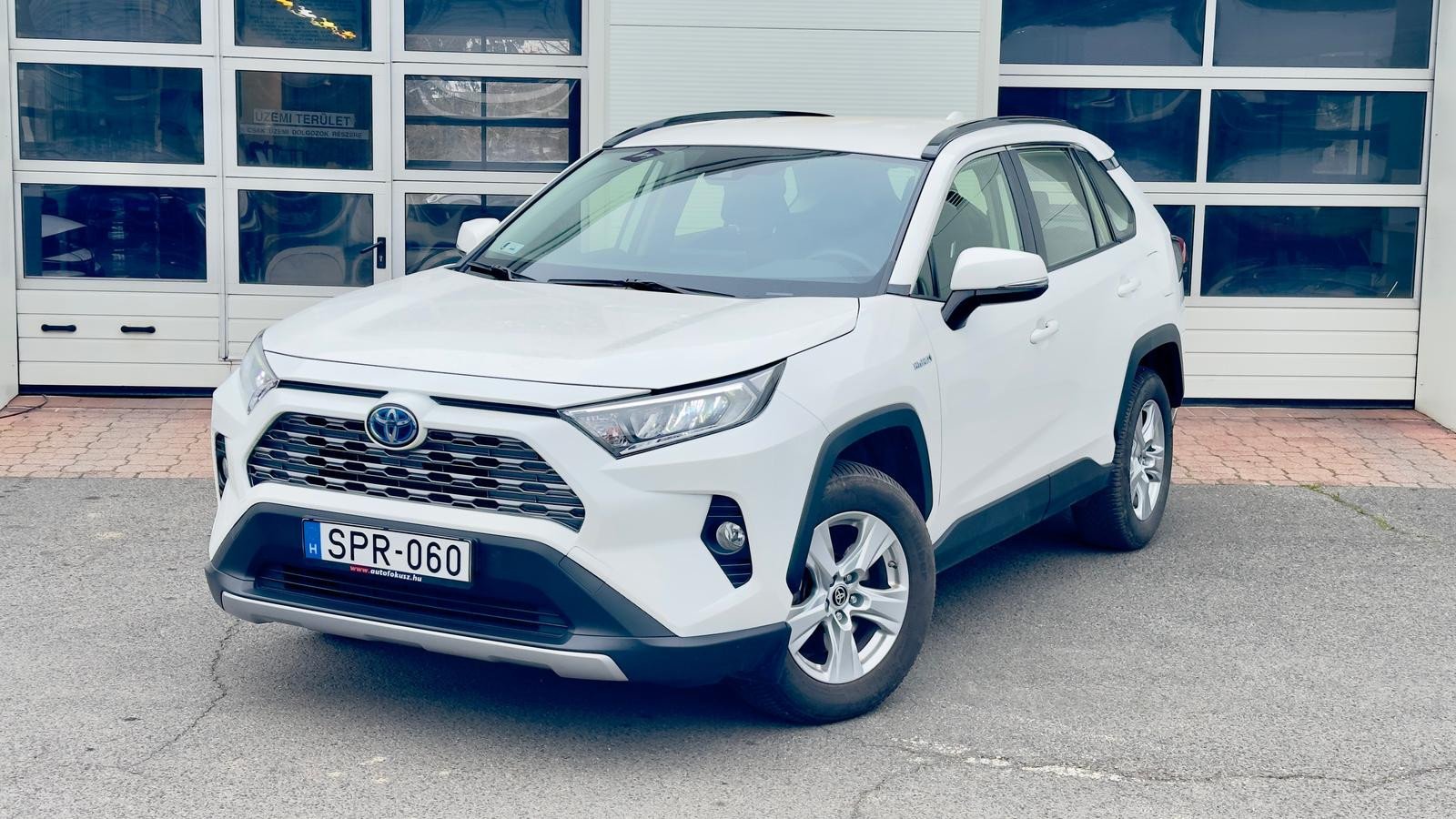 Eladó használt TOYOTA RAV4 V 2.5 Hybrid Comfort e-CVT, Szombathely, Vas ...