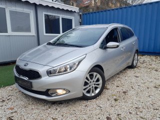 KIA CEE'D SW 1.6 CRDI EX navigáció vonóhorog 184e km! (2013)