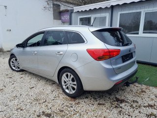 KIA CEE'D SW 1.6 CRDI EX navigáció vonóhorog 184e km! (2013)