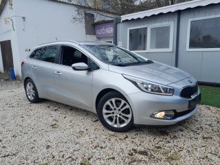 KIA CEE'D SW 1.6 CRDI EX navigáció vonóhorog 184e km! (2013)