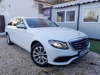 MERCEDES-BENZ E 220d 4Matic 9G-TRONIC (2017)