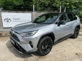 TOYOTA RAV4 V 2.5 Hybrid Selection AWD e-CVT 2019 - led - navi - panorámatető - kamera - első/hátsó radar - bőr - ülésfűtés (2019)