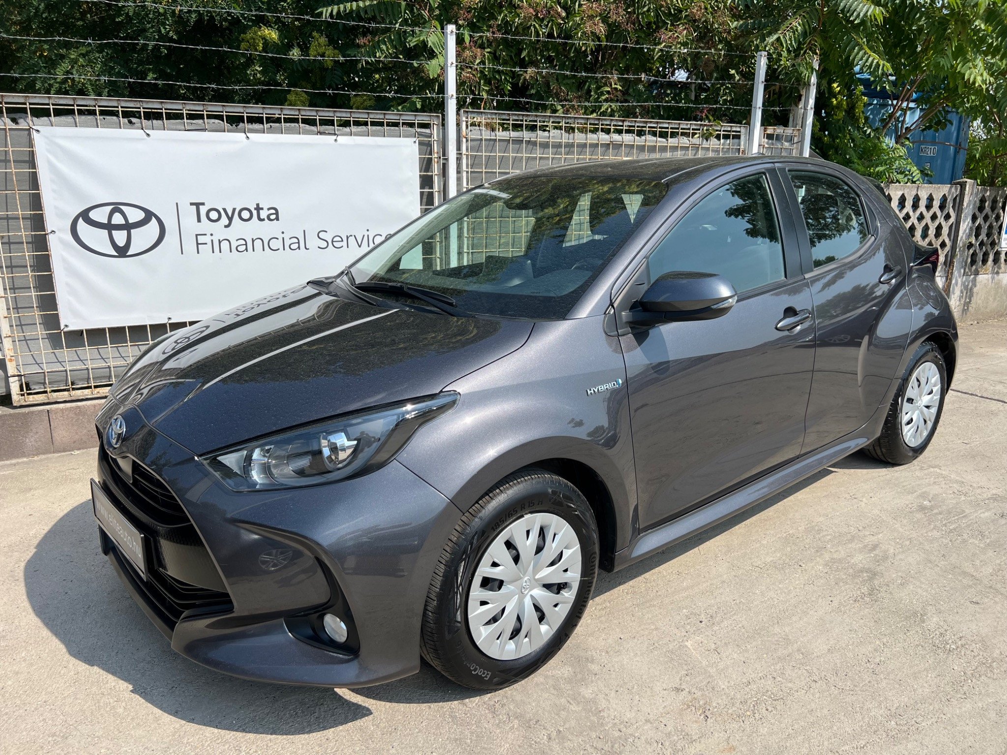 Eladó használt TOYOTA YARIS IV 1.5 Hybrid Active e-CVT, Budapest (z8h7rn)