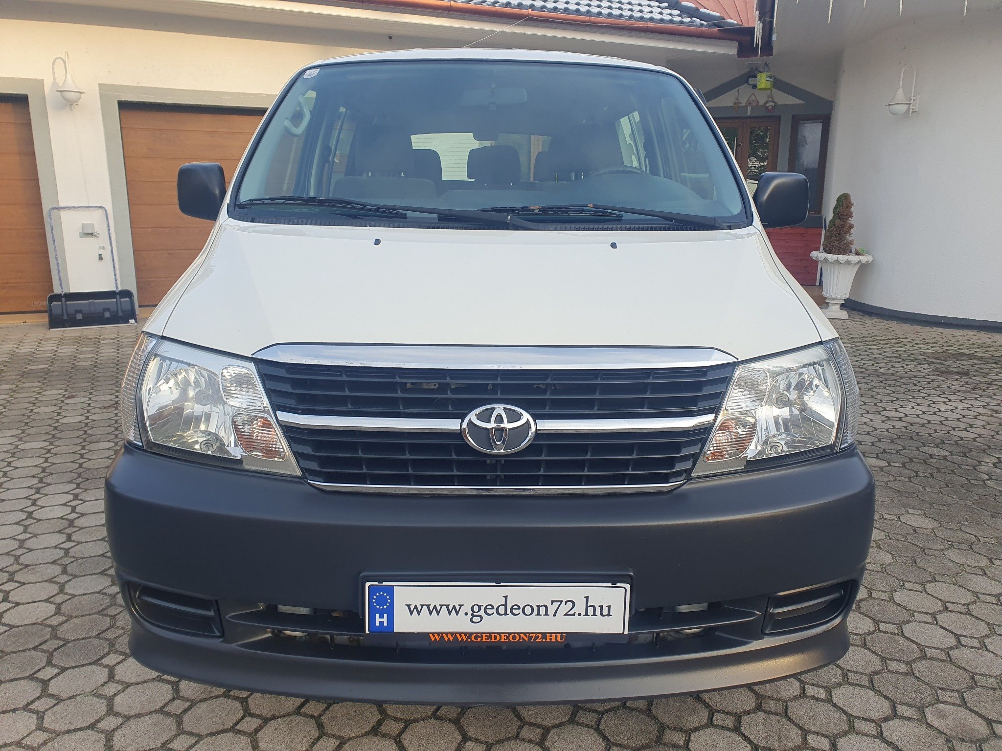 Elad Haszn Lt Toyota Hi Ace Hiace D D Wd Bus Stilus T R Kb Lint