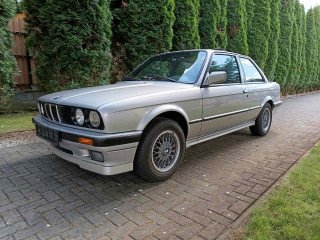 BMW 320i Coupe (1990)