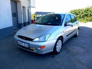 FORD FOCUS I 1.8 Ambiente (2001)