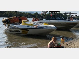 SEA-DOO Motorcsónak SeaDoo Speedster 215, wakeboard torony (2008)