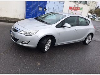 OPEL ASTRA J 1.4 Selection Opel j astra (2011)