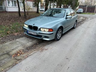 BMW 523 (1998)