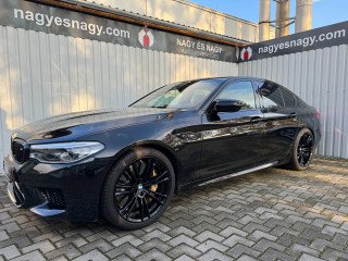 BMW M5 Mo-i. S. mentes. Kerámia fék. Napfénytető. Hud B&W Hifi Ülésszellőzés (2019)