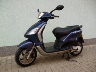 Vespa Fly Piaggio 125 Piaggio Scooter Scooter Usati Yamaha 2009