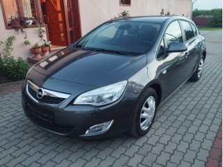 OPEL ASTRA J 1.4 Selection (2011)