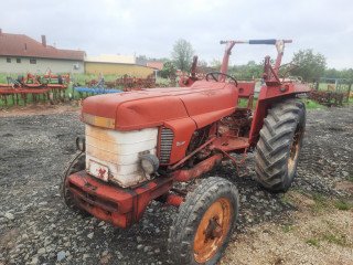 RENAULT Traktor
