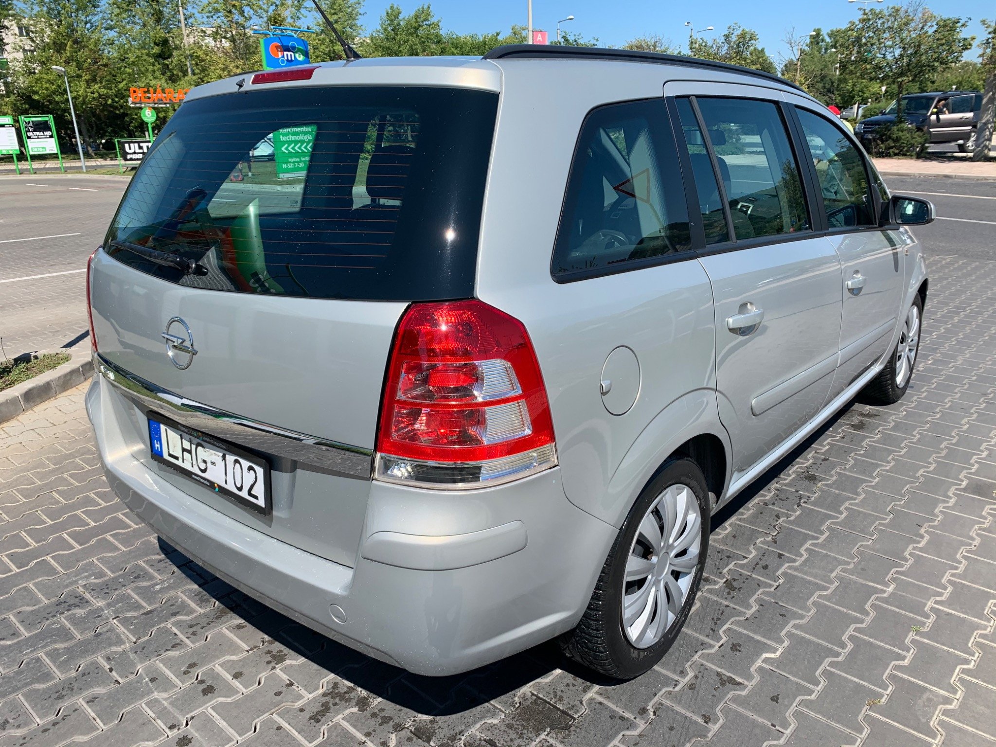 eladó opel zafira b 1. 8 benzin 2019